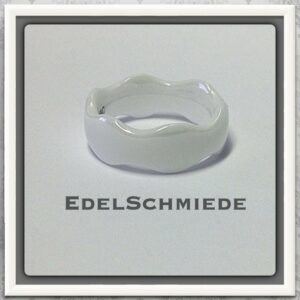 Edelschmiede925 Fingerring Edelschmiede925 Keramikring weiß mit gewelltem Rand - Trauring