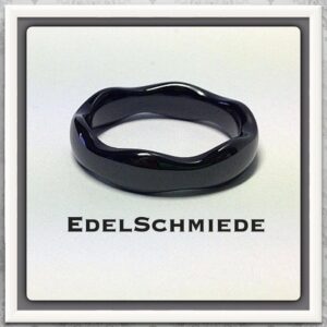 Edelschmiede925 Fingerring Edelschmiede925 Keramikring schwarz mit gewelltem Rand - Trauring